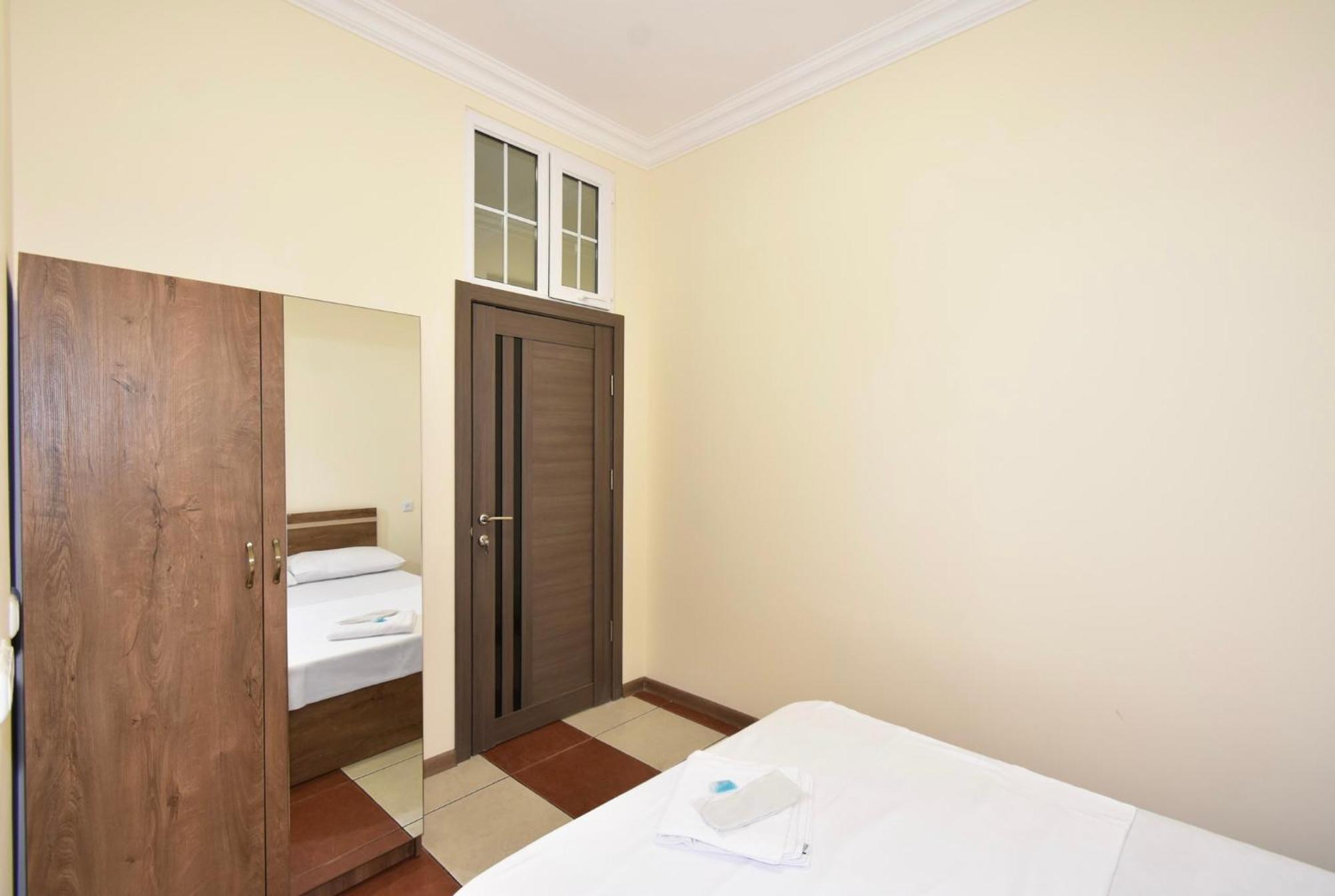Hotel Costa Erévan Extérieur photo