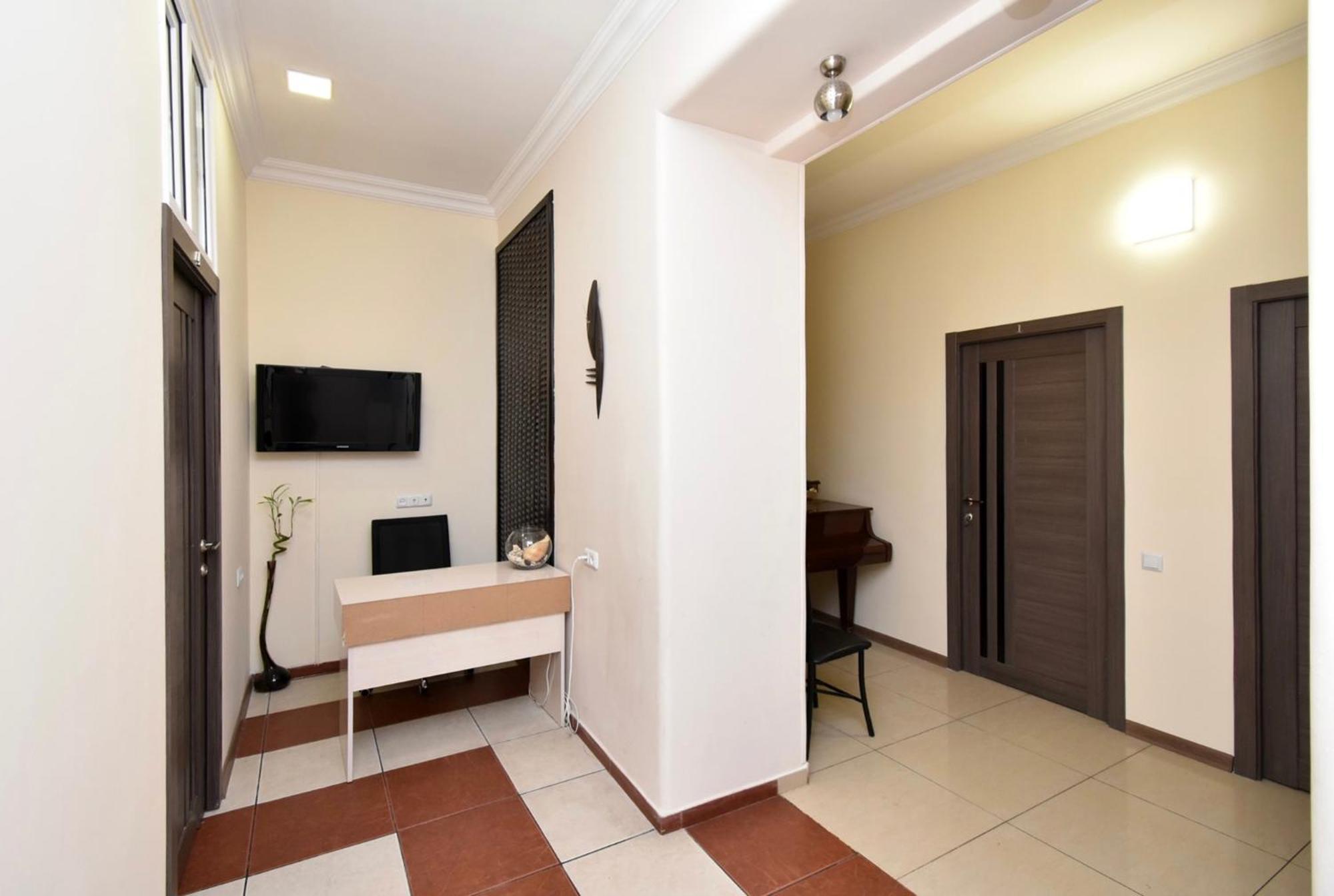 Hotel Costa Erévan Extérieur photo